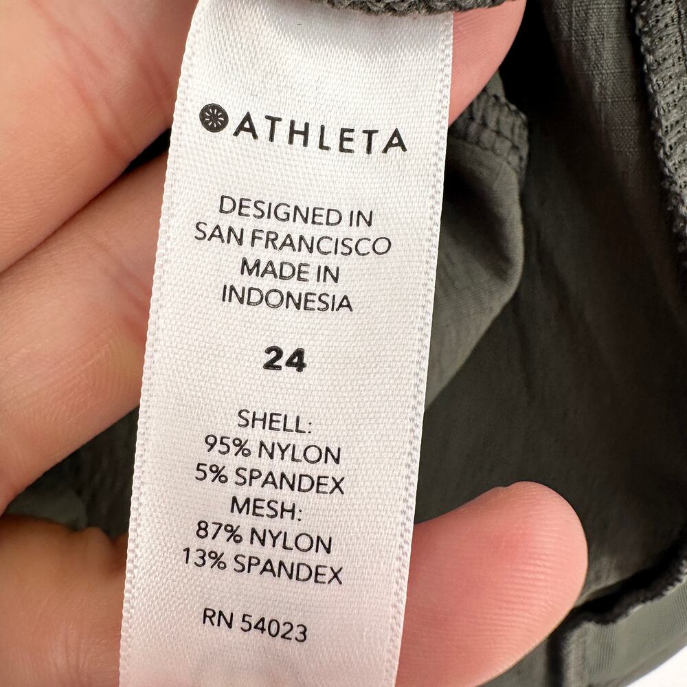 ATHLETA NWT Trekkie North Shorts in Mountain Olive Green // 24 - Picture 12 of 15